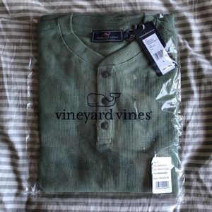Vineyard vines l/s Henley tee.